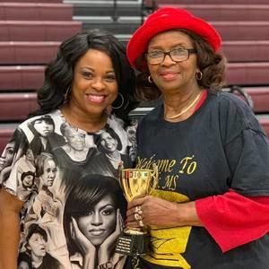 Meet your Posher, Sandra